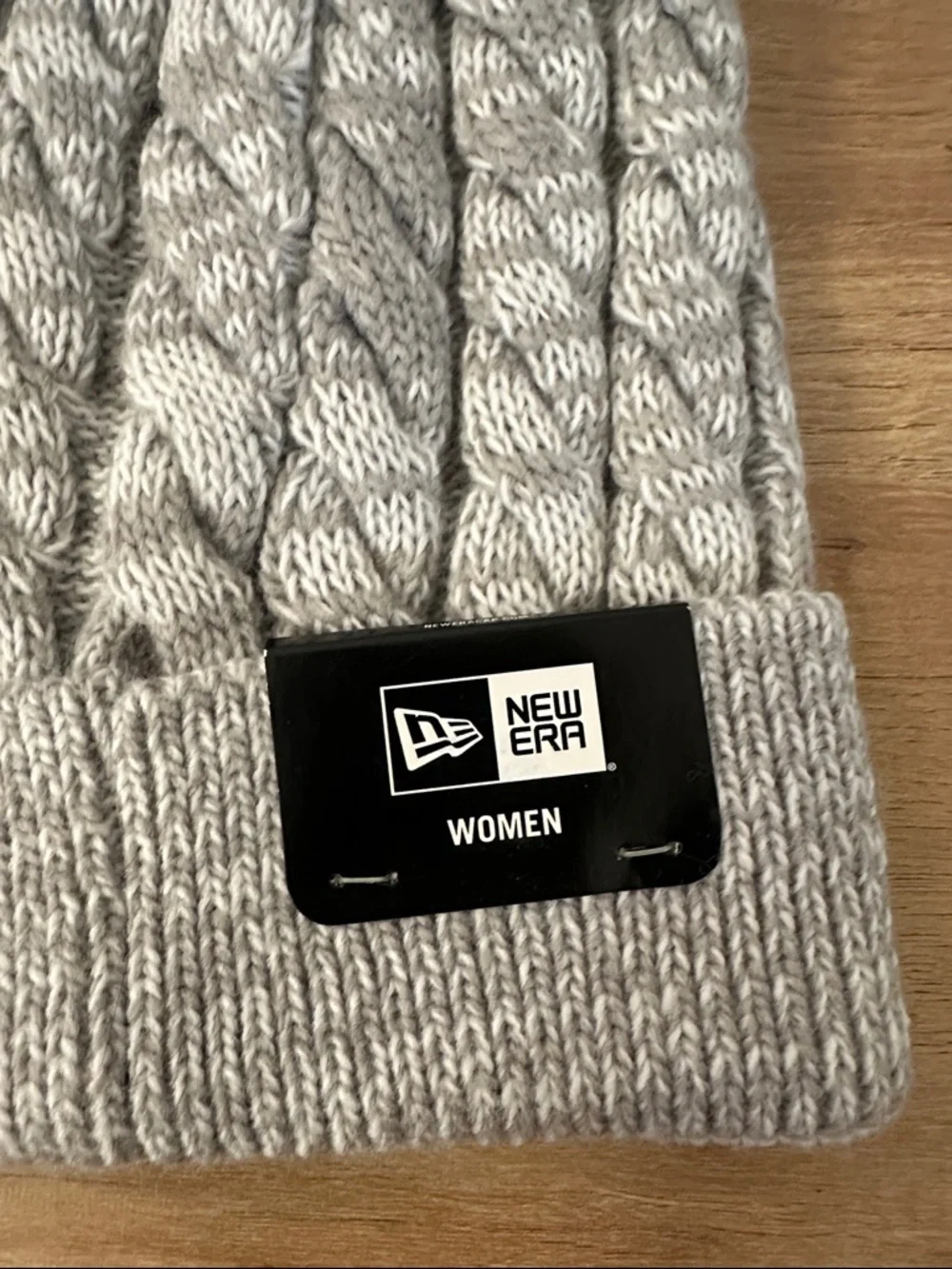 NWT New Era Soho Knitted Pom Winter Hat (2)